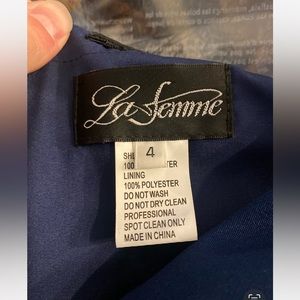 NWT- Beautiful size 4 navy La Femme prom or evening gown with side slit